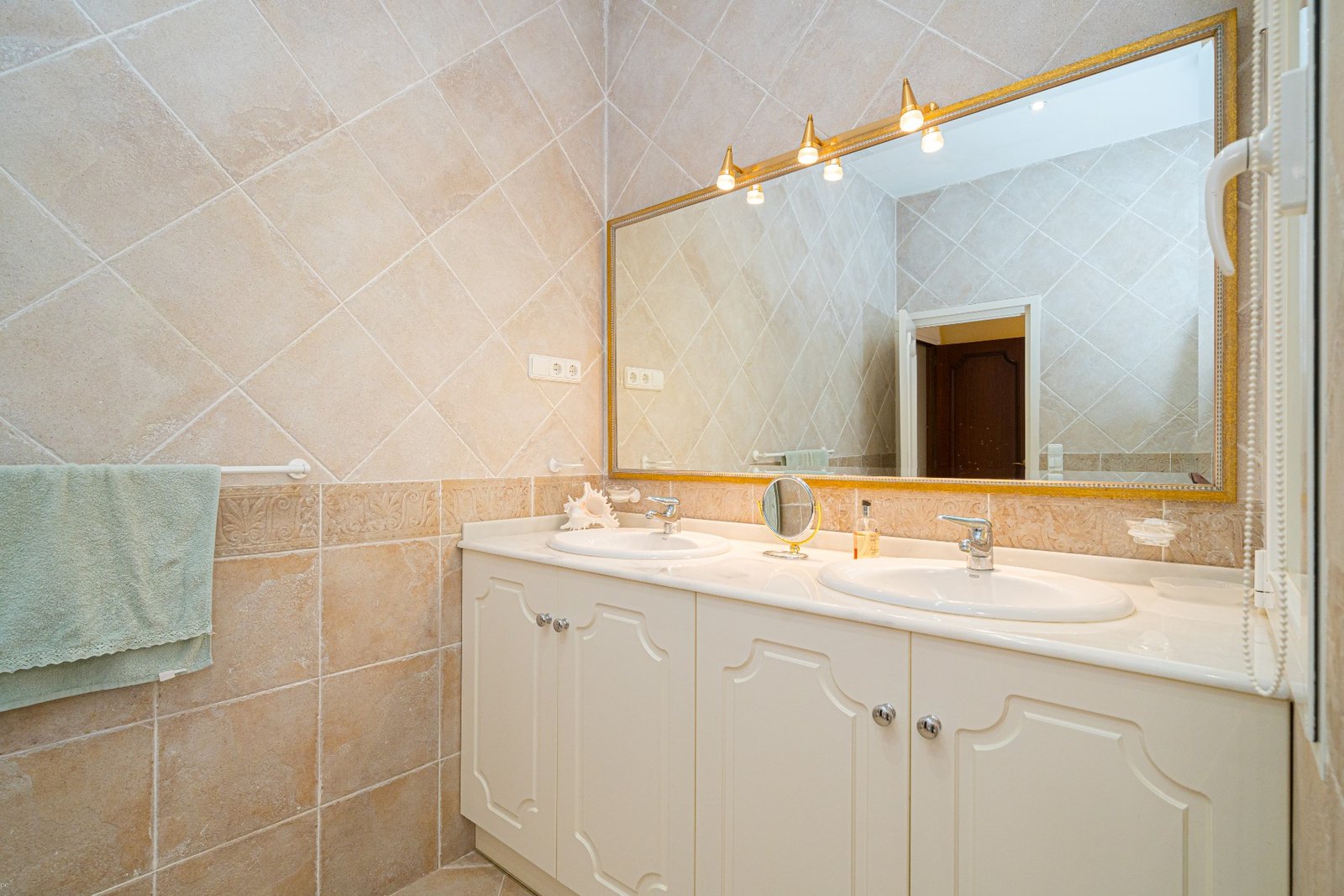5 Bedroom 4 Bathroom Villa in Altea - Caza De Casa