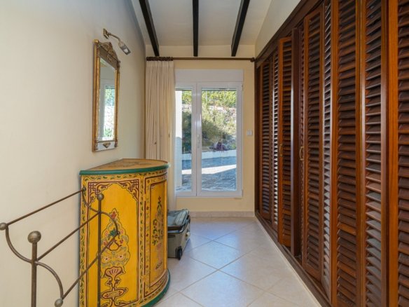 5 Bedroom 4 Bathroom Villa in Altea - Caza De Casa