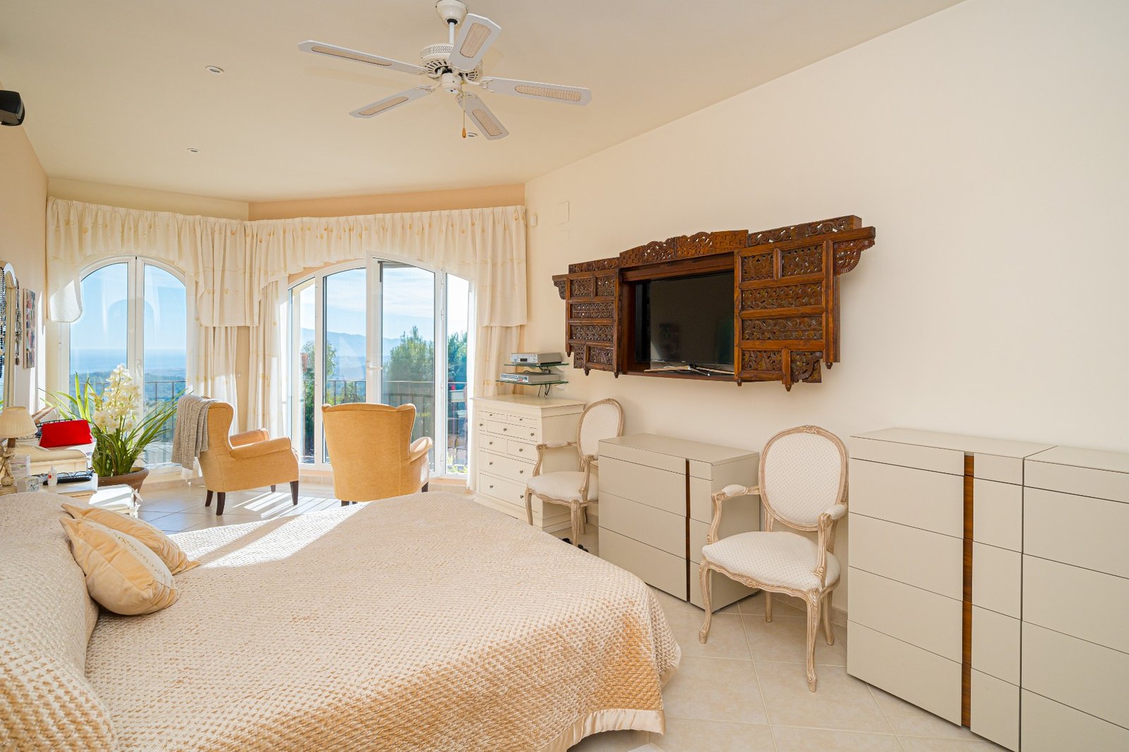 5 Bedroom 4 Bathroom Villa in Altea - Caza De Casa