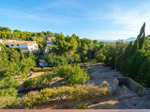 5 Bedroom 4 Bathroom Villa in Altea - Caza De Casa