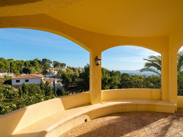 5 Bedroom 4 Bathroom Villa in Altea - Caza De Casa