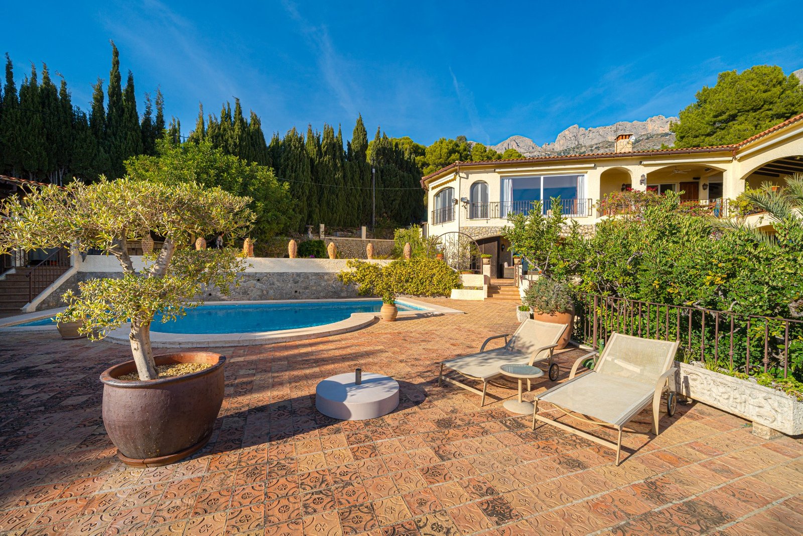 5 Bedroom 4 Bathroom Villa in Altea - Caza De Casa