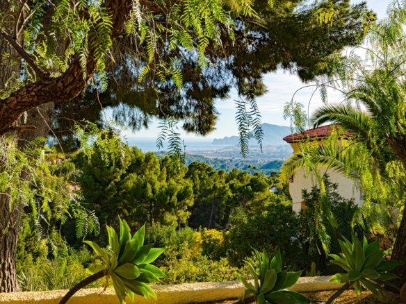 5 Bedroom 4 Bathroom Villa in Altea - Caza De Casa