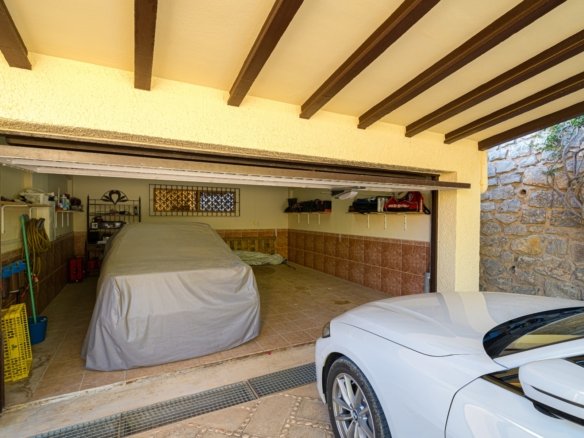 5 Bedroom 4 Bathroom Villa in Altea - Caza De Casa