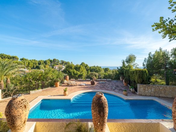 5 Bedroom 4 Bathroom Villa in Altea - Caza De Casa