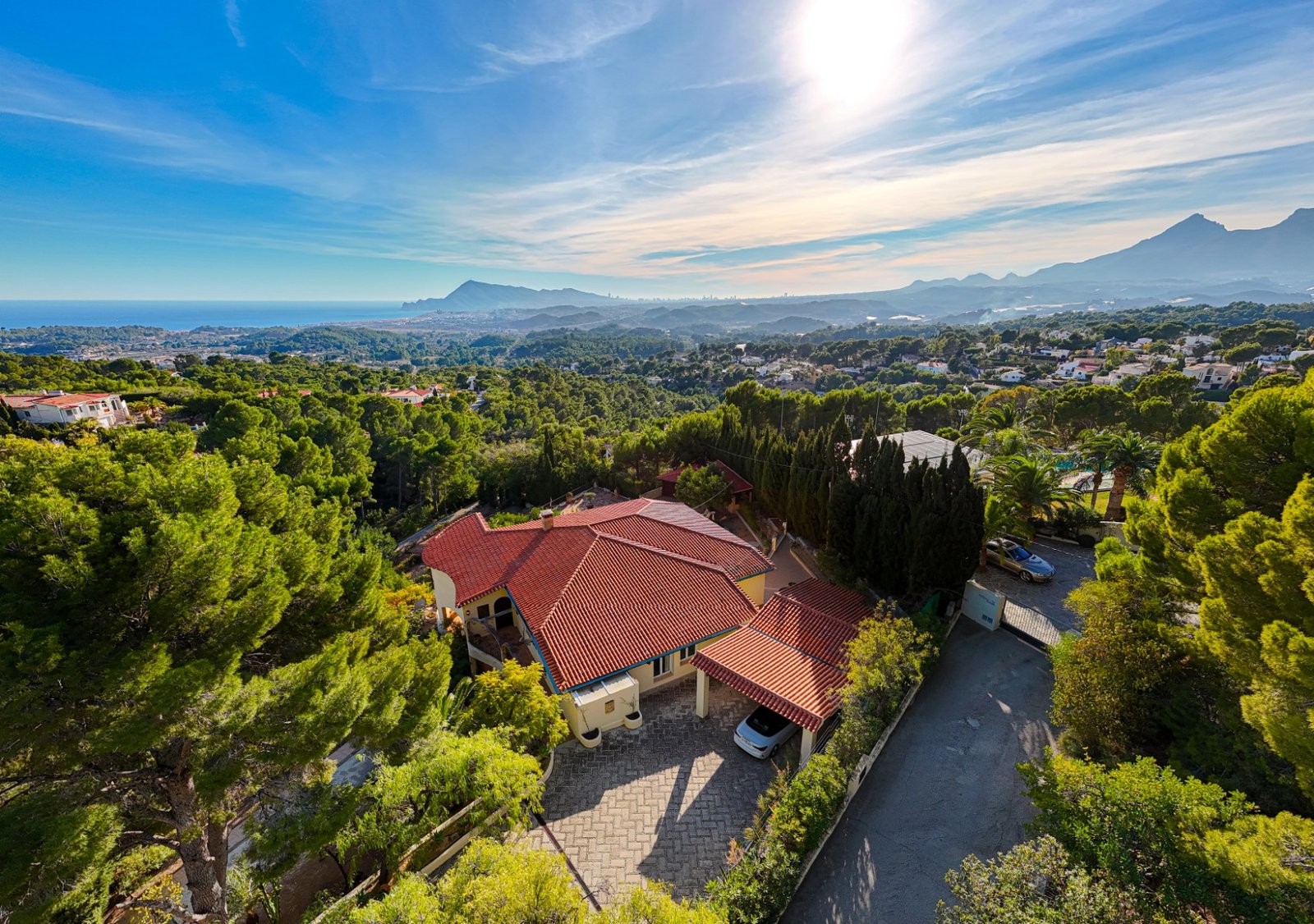 5 Bedroom 4 Bathroom Villa in Altea - Caza De Casa