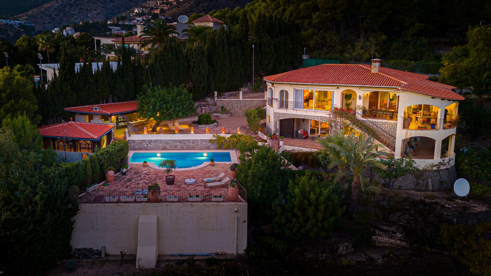 5 Bedroom 4 Bathroom Villa in Altea - Caza De Casa