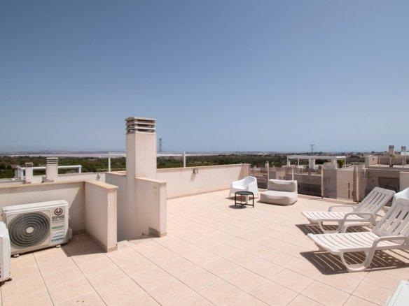 5 Bedroom 4 Bathroom Villa in Orihuela Costa - Caza De Casa