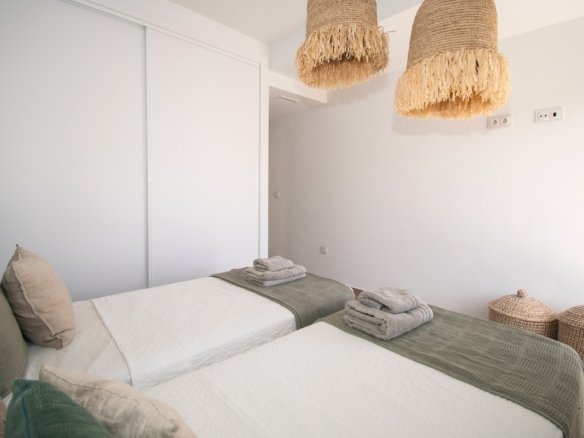 5 Bedroom 4 Bathroom Villa in Orihuela Costa - Caza De Casa