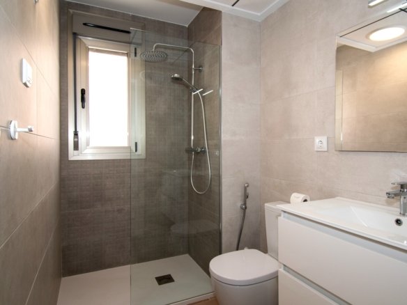 5 Bedroom 4 Bathroom Villa in Orihuela Costa - Caza De Casa
