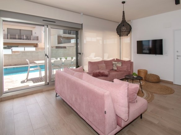 5 Bedroom 4 Bathroom Villa in Orihuela Costa - Caza De Casa