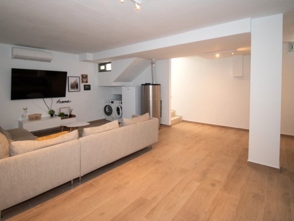5 Bedroom 4 Bathroom Villa in Orihuela Costa - Caza De Casa