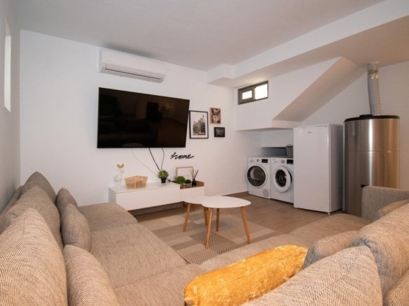 5 Bedroom 4 Bathroom Villa in Orihuela Costa - Caza De Casa