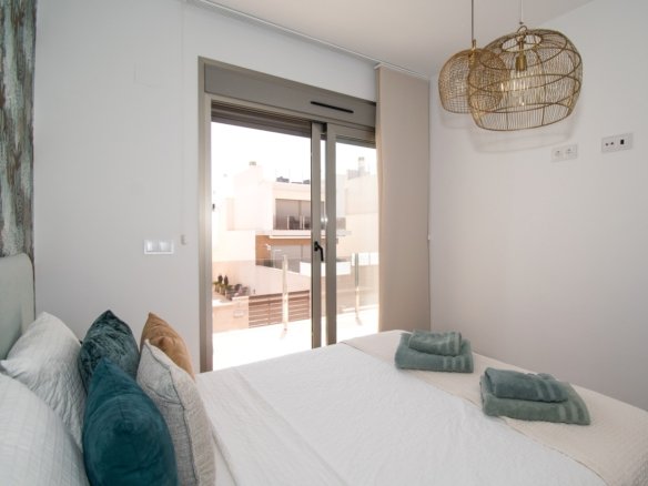 5 Bedroom 4 Bathroom Villa in Orihuela Costa - Caza De Casa