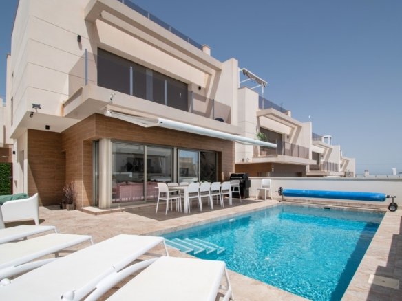 5 Bedroom 4 Bathroom Villa in Orihuela Costa - Caza De Casa