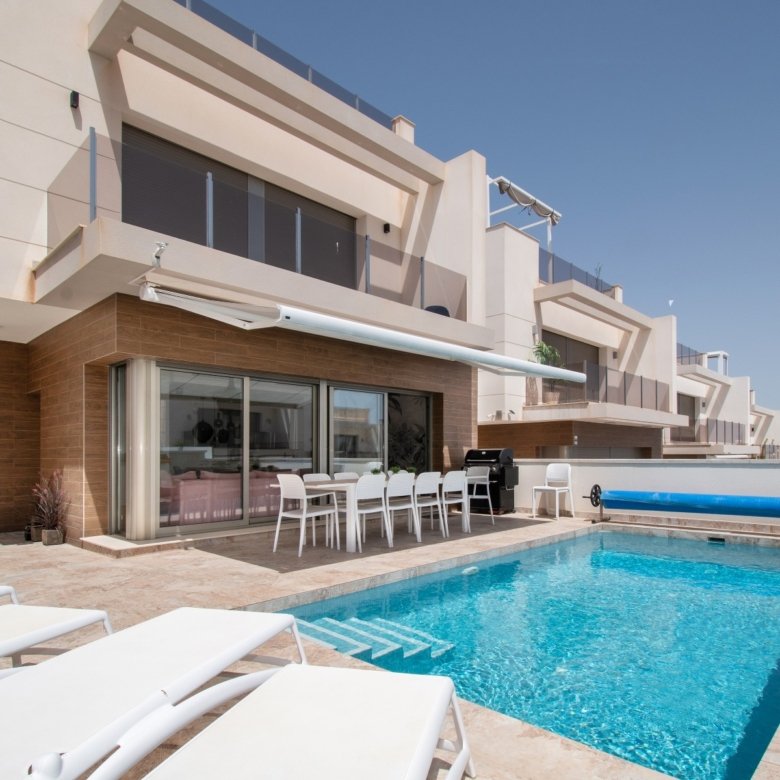 5 Bedroom 4 Bathroom Villa in Orihuela Costa - Caza De Casa