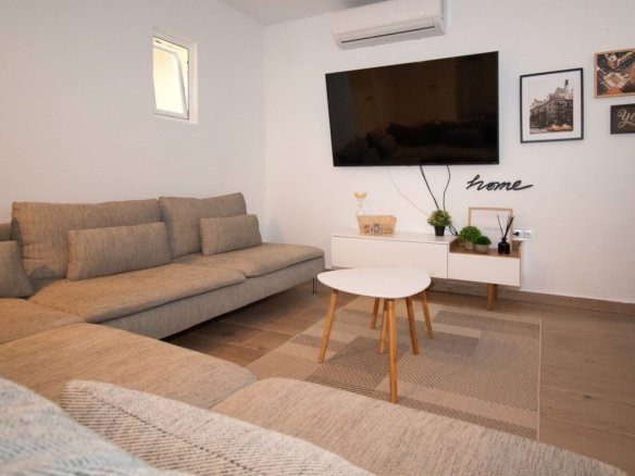 5 Bedroom 4 Bathroom Villa in Orihuela Costa - Caza De Casa