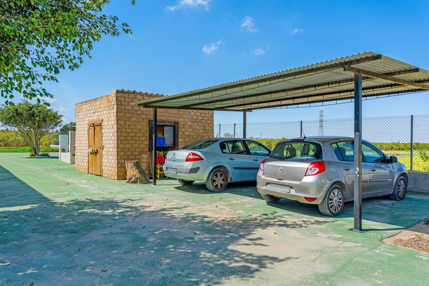 6 Bedroom 3 Bathroom Villa in Los Montesinos - Caza De Casa