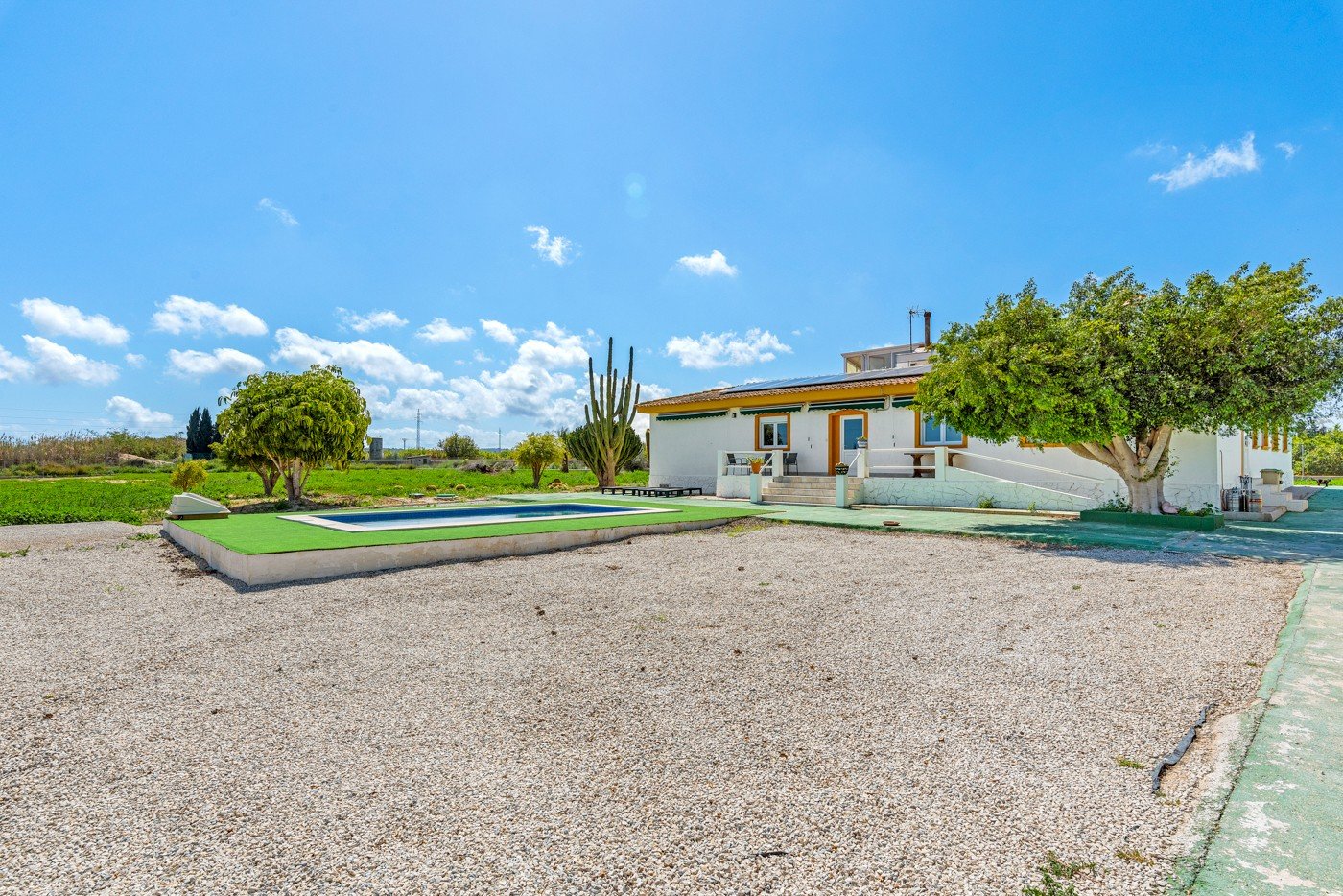 6 Bedroom 3 Bathroom Villa in Los Montesinos - Caza De Casa