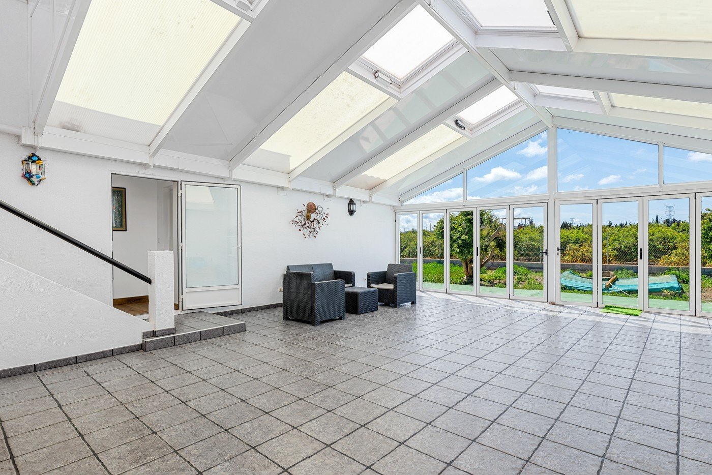 6 Bedroom 3 Bathroom Villa in Los Montesinos - Caza De Casa