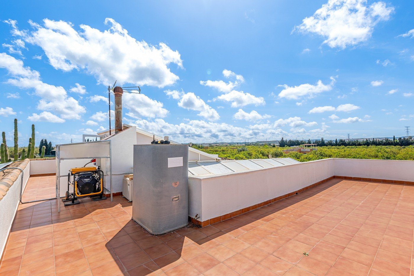 6 Bedroom 3 Bathroom Villa in Los Montesinos - Caza De Casa