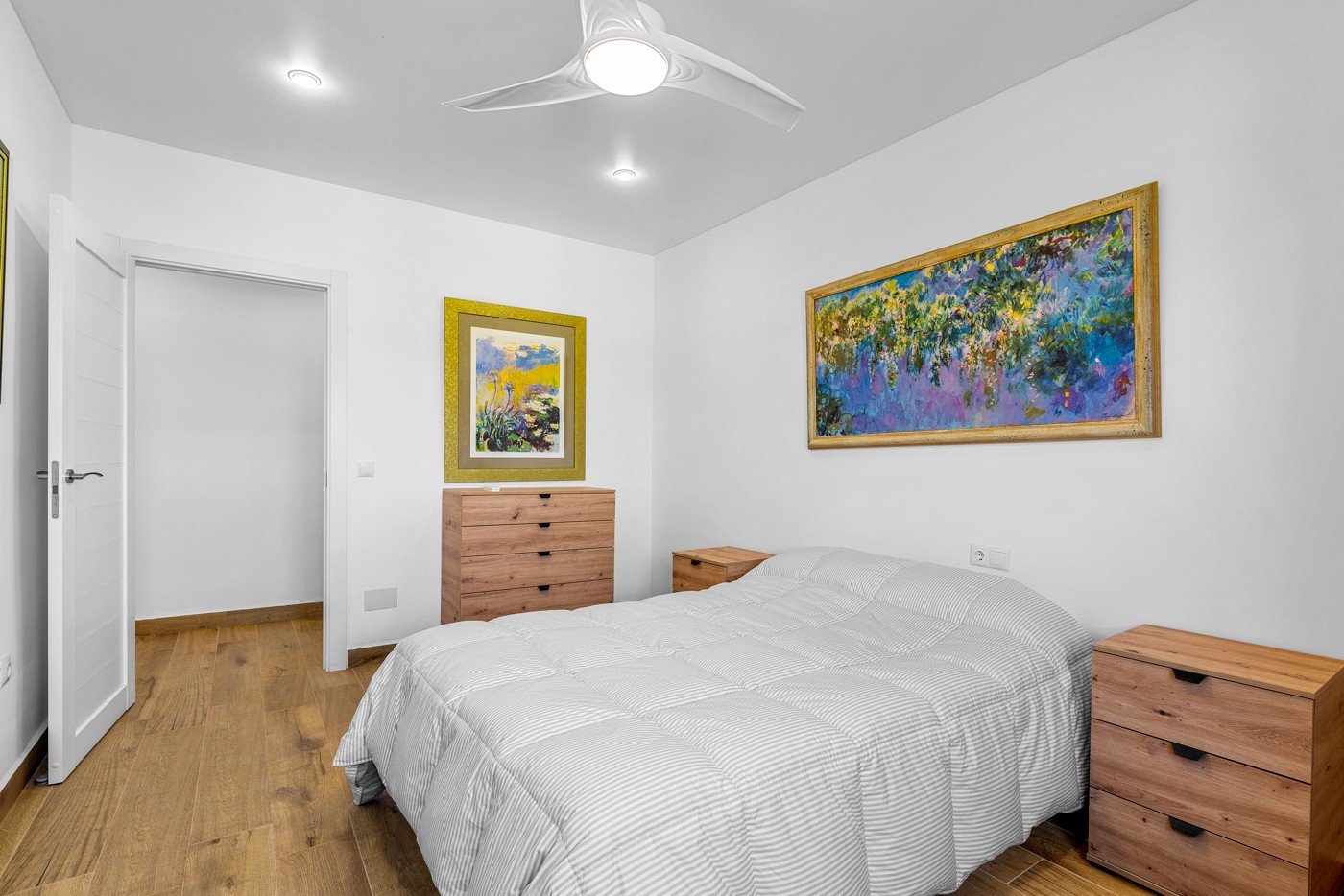 6 Bedroom 3 Bathroom Villa in Los Montesinos - Caza De Casa