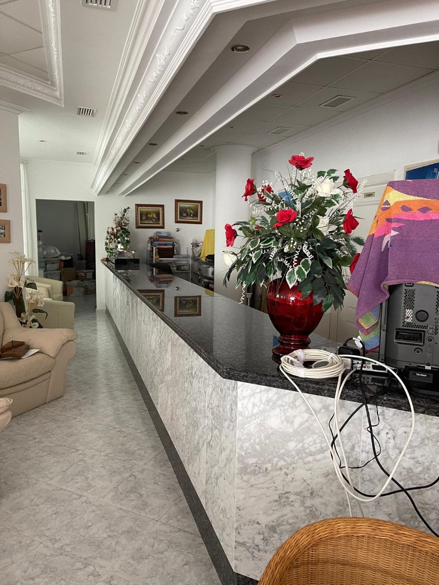 Commercial in Guardamar del Segura - Caza De Casa