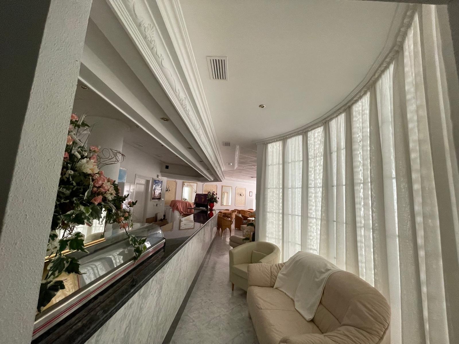 Commercial in Guardamar del Segura - Caza De Casa
