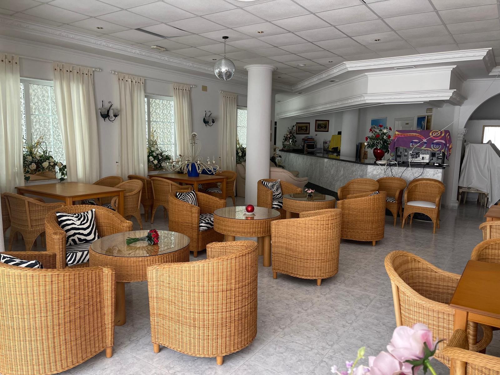 Commercial in Guardamar del Segura - Caza De Casa