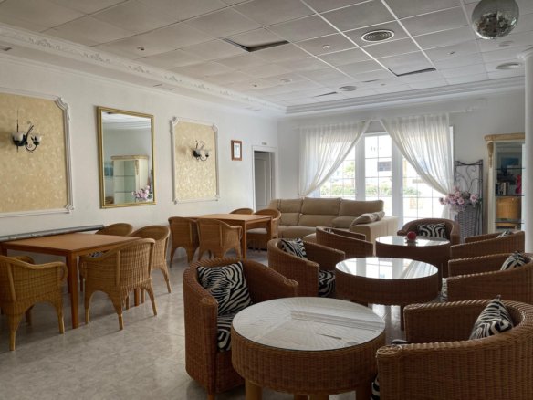 Commercial in Guardamar del Segura - Caza De Casa
