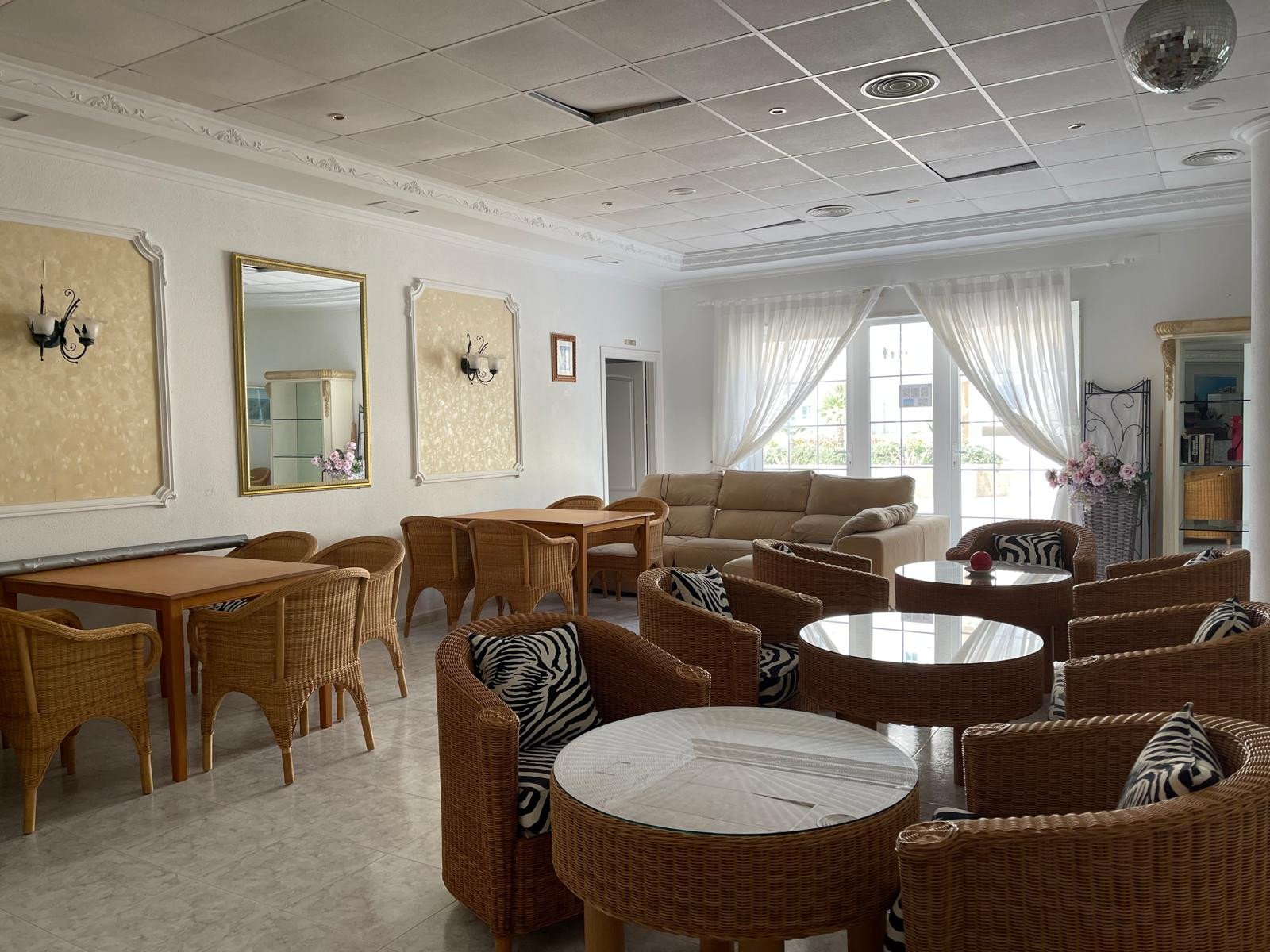 Commercial in Guardamar del Segura - Caza De Casa