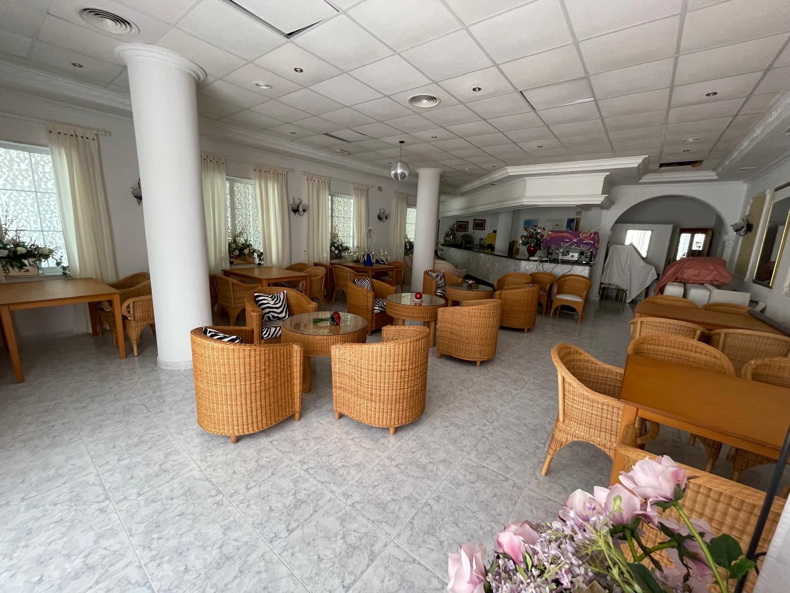 Commercial in Guardamar del Segura - Caza De Casa