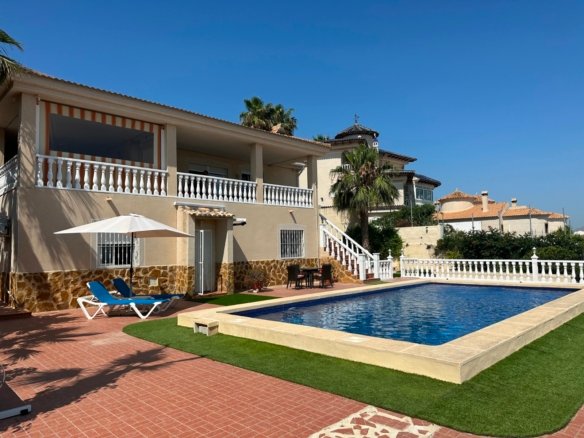 3 Bed 3 Bath Villa in Algorfa - Caza De Casa