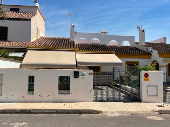 3 Bedroom 2 Bathroom Town House in Torre de La Horadada - Caza De Casa