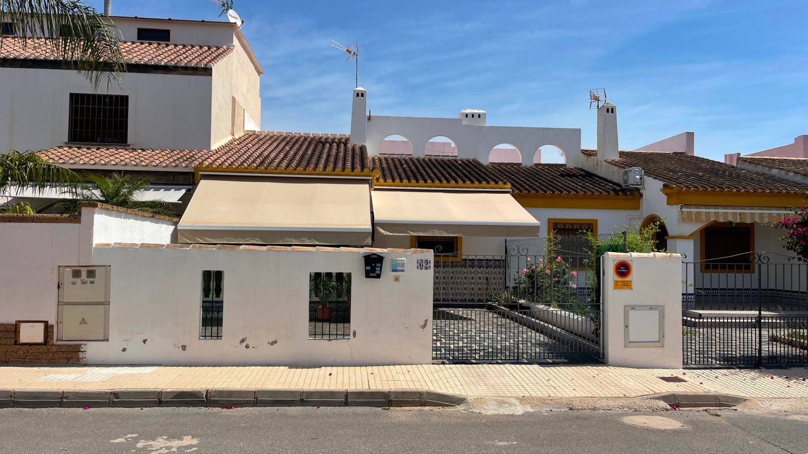 3 Bedroom 2 Bathroom Town House in Torre de La Horadada - Caza De Casa