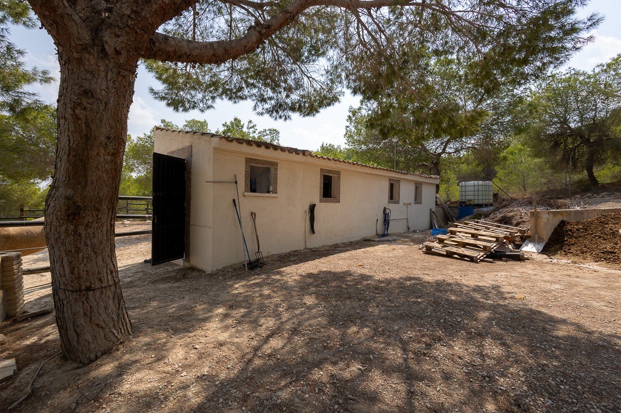 o_1j3g23t3010sval92spn601kjb62 4 Bedroom 2 Bathroom Country House in Torremendo - Caza De Casa