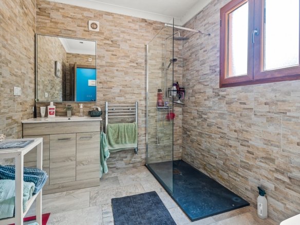4 Bedroom 2 Bathroom Country House in Torremendo - Caza De Casa