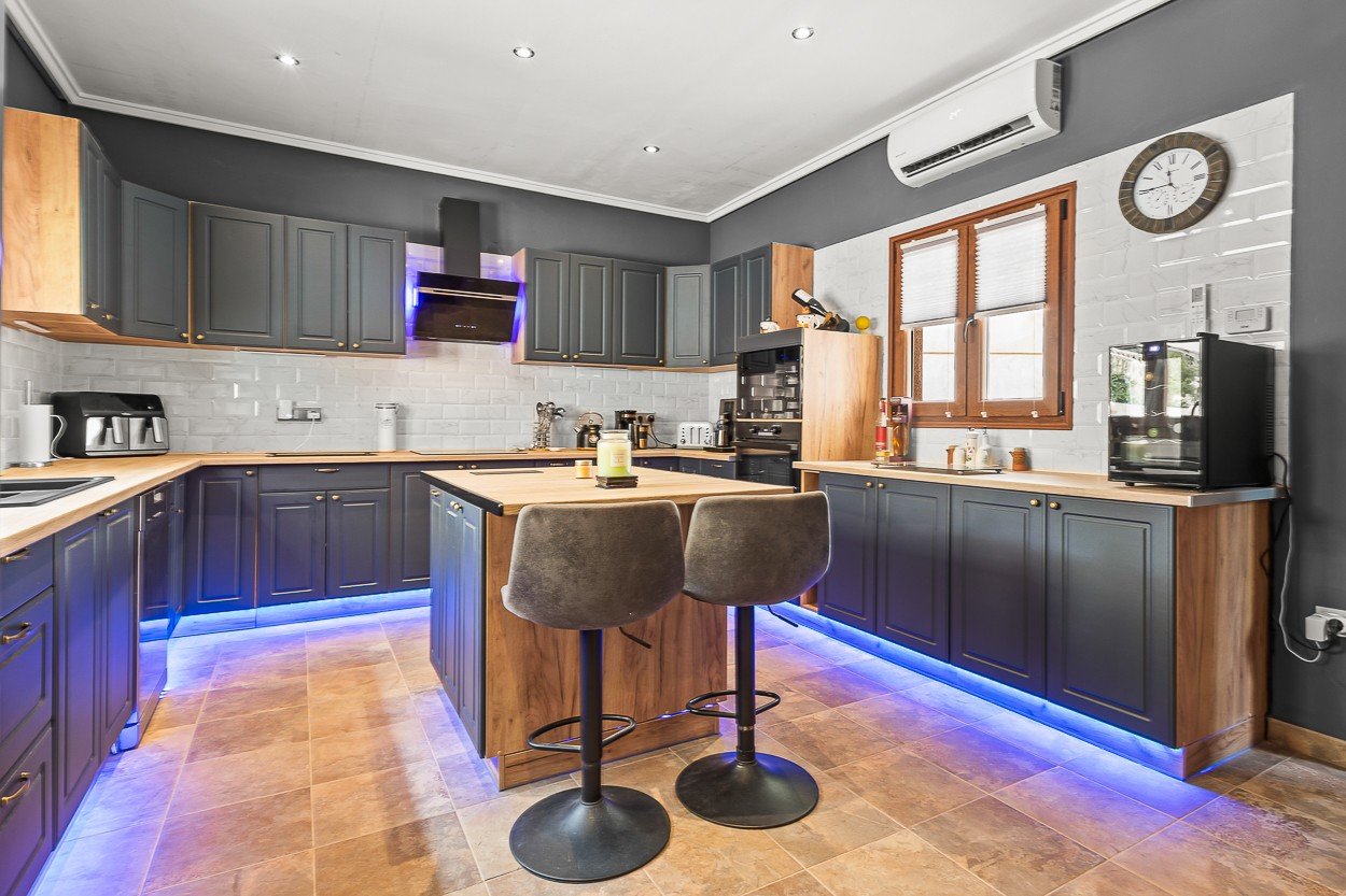 o_1j3g23t3019frcmn1jenacgh0m54 4 Bedroom 2 Bathroom Country House in Torremendo - Caza De Casa