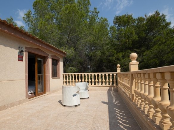 4 Bedroom 2 Bathroom Country House in Torremendo - Caza De Casa