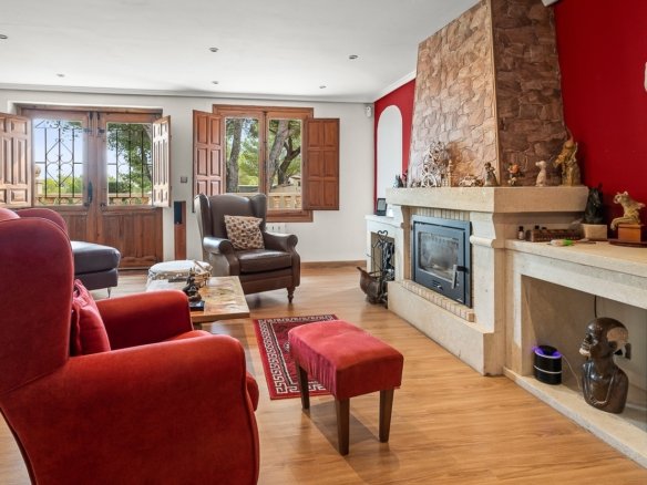 4 Bedroom 2 Bathroom Country House in Torremendo - Caza De Casa