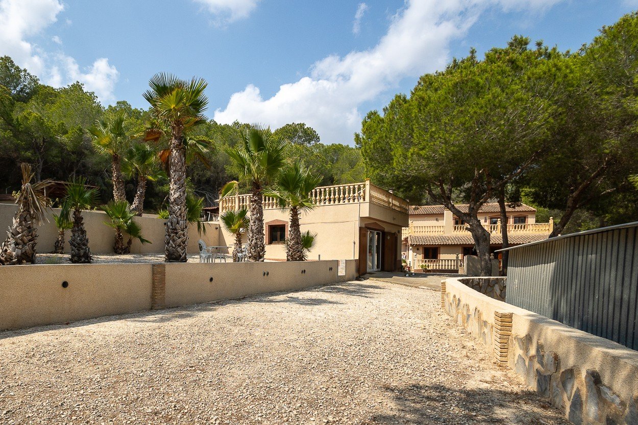 o_1j3g23t30knm1ihg1mt51u0229a61 4 Bedroom 2 Bathroom Country House in Torremendo - Caza De Casa