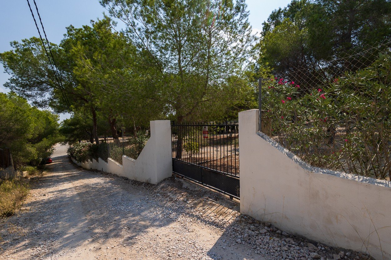 o_1j3g23t311b6h1lk5rn66ie1uou6c 4 Bedroom 2 Bathroom Country House in Torremendo - Caza De Casa