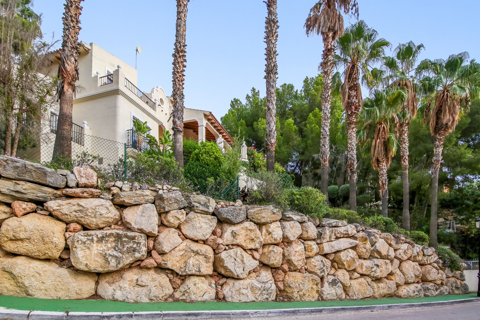 3 Bedroom 2 Bathroom Villa in Altea - Caza De Casa