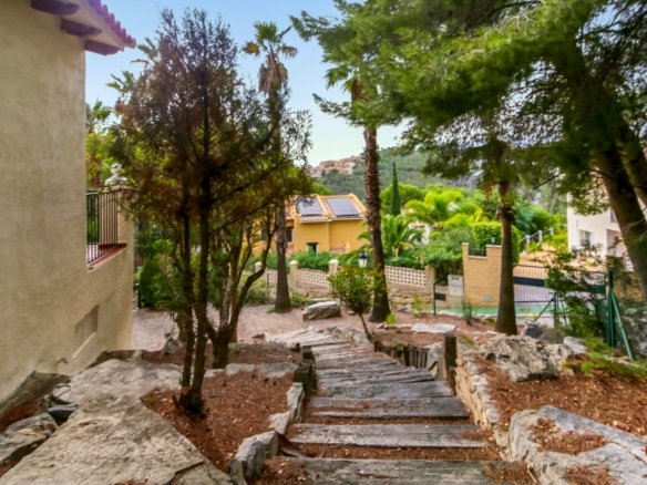 3 Bedroom 2 Bathroom Villa in Altea - Caza De Casa