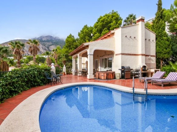 3 Bedroom 2 Bathroom Villa in Altea - Caza De Casa