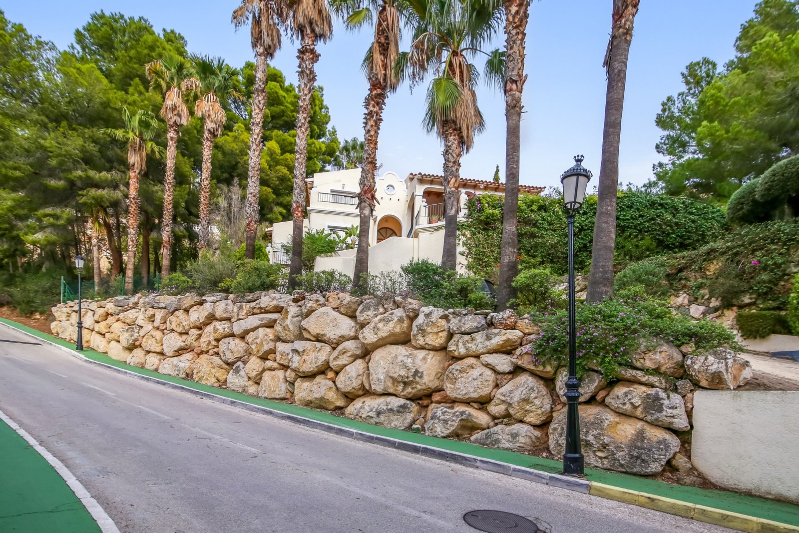 3 Bedroom 2 Bathroom Villa in Altea - Caza De Casa