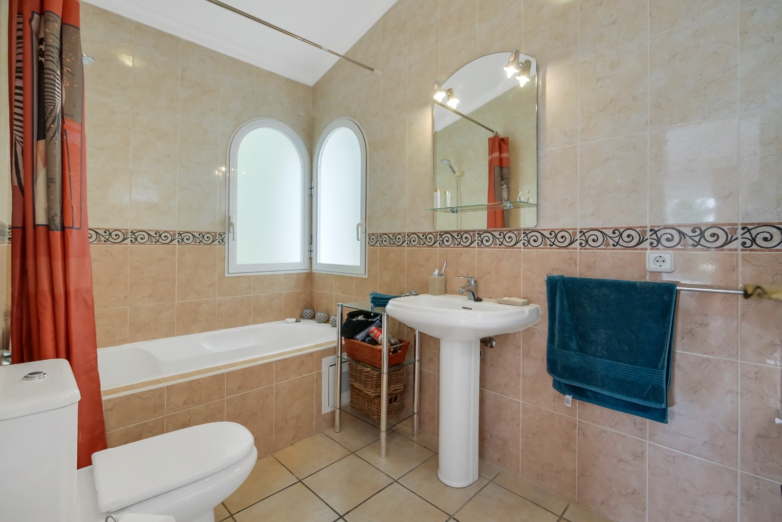 3 Bedroom 2 Bathroom Villa in Altea - Caza De Casa