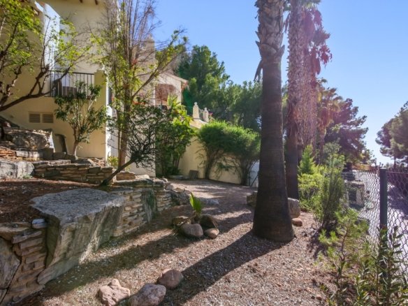3 Bedroom 2 Bathroom Villa in Altea - Caza De Casa