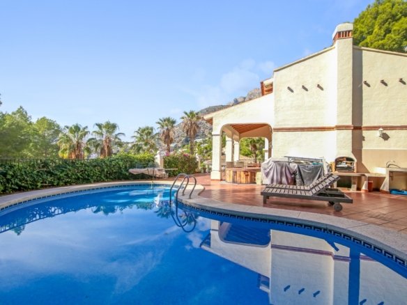3 Bedroom 2 Bathroom Villa in Altea - Caza De Casa