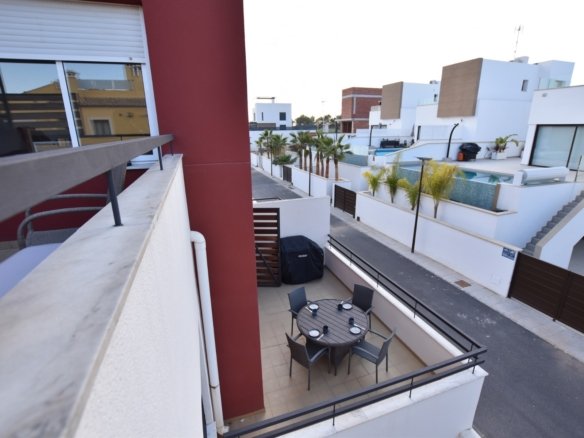 3 Bedroom 2 Bathroom Villa in Algorfa - Caza De Casa